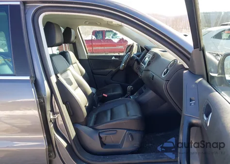 2014 Volkswagen Tiguan Se z USA, uszkodzony, nr VIN WVGBV3AX4EW604254